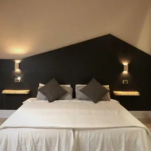 *** Hotel Paris Italy